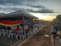 Se mantiene bloqueo  en ruta al norte cruceño