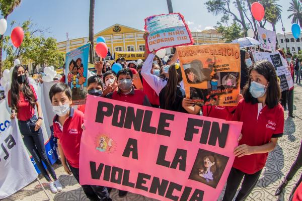 Niños toman las calles y exigen fin a  la violencia y respeto a sus derechos