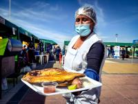 Comienza feria del pescado  en la plaza Villarroel