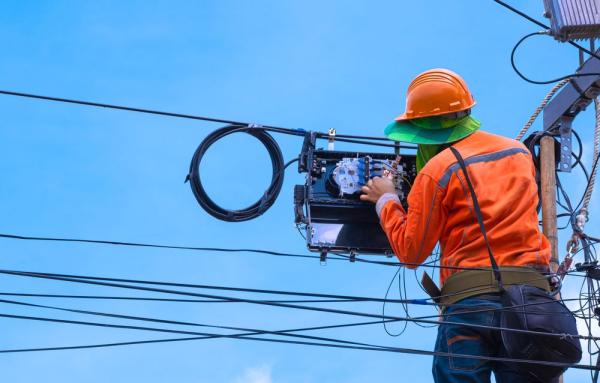 Aprehenden a ladrones especializados  en el robo de cables de comunicación