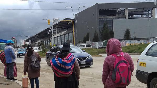 Bloqueos en terminal de buses  ocasionan pérdidas económicas