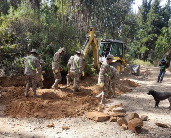 Realizan trabajos de limpieza en el Parque Nacional Tunari