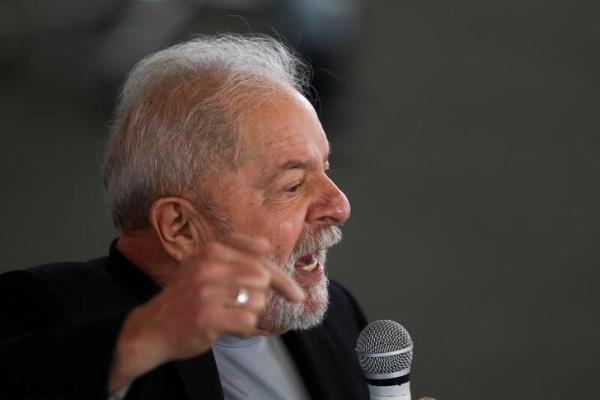 Ventaja de Lula se reduce  sobre Bolsonaro en Brasil