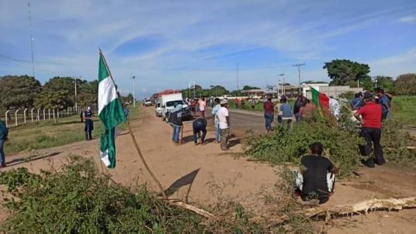 Ayoreos radicalizan bloqueo  de carreteras en Santa Cruz