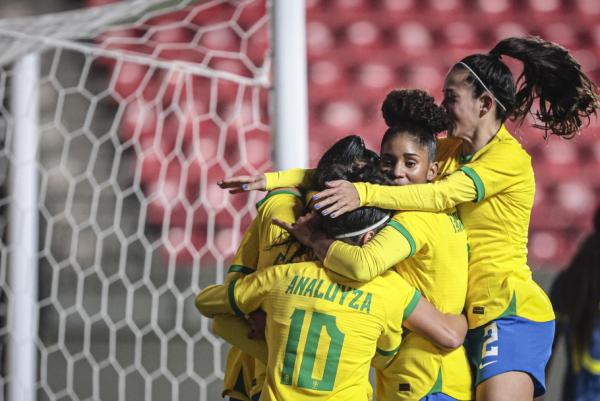 Brasil no tiene rival en el fútbol femenino