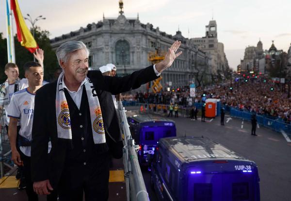 Ancelotti es el primer DT campeón en 5 grandes Ligas