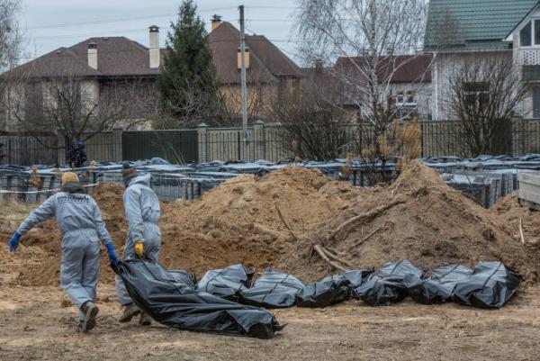 Ucrania localiza cadáveres con  manos atadas y signos de tortura