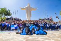 Estudiantes realizan limpieza del Cristo de la Concordia