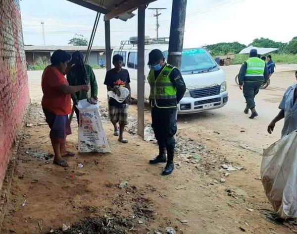 Arrestados por beber en la calle  limpiaron espacios públicos