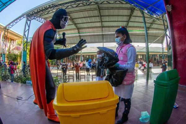 Campaña “Basura al basurero” llega a 32 unidades educativas