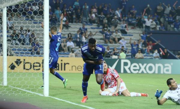 Independiente termina goleado ante Emelec (0-7)