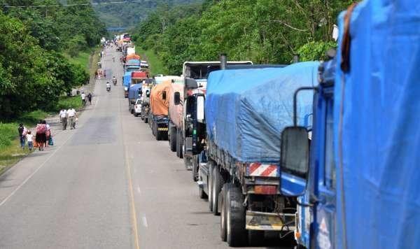 Bloqueos aíslan a Santa Cruz  del Beni y Cochabamba