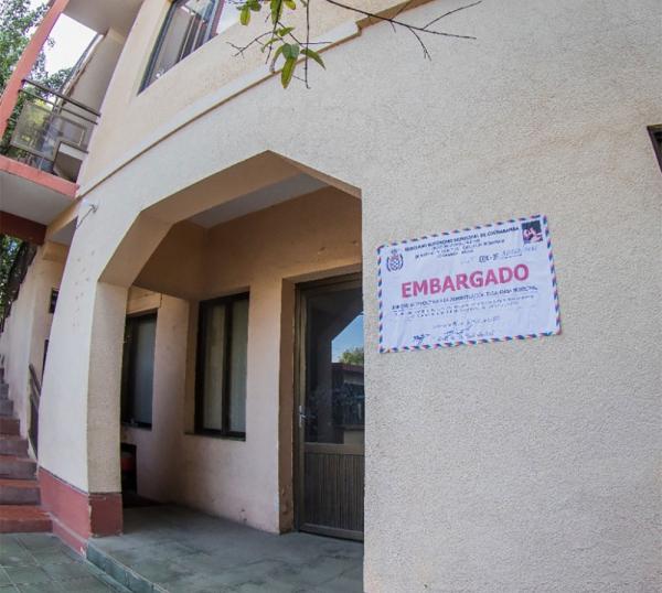 Embargan dos edificios por incumplir obligaciones tributarias