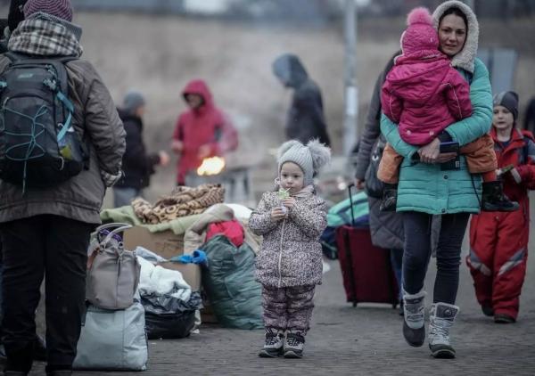 Más de 4,8 millones de ucranianos  buscan refugio en países de Europa