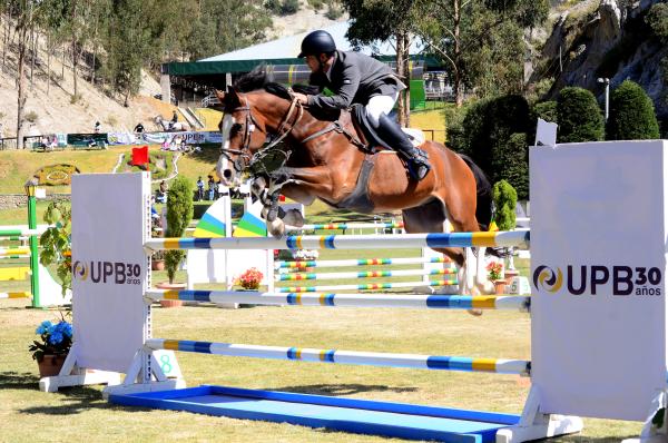 Céspedes se impone en la Copa FEI de salto