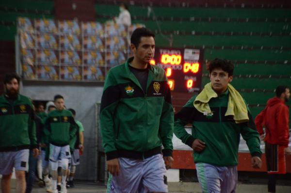 Los Pumas pelean, pero siguen sin ganar en la Libobasquet