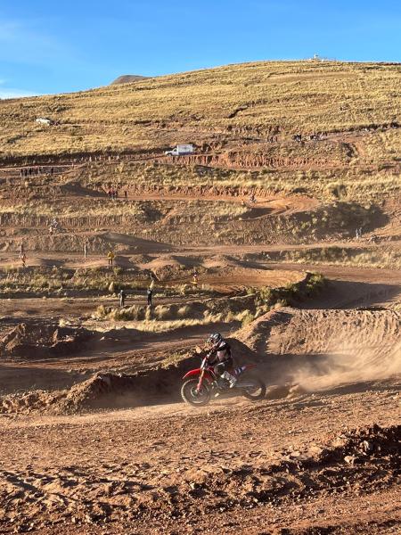 Nosiglia y Callejas se lucen en motociclismo