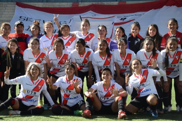 La Paz conoce a sus reinas del fútbol