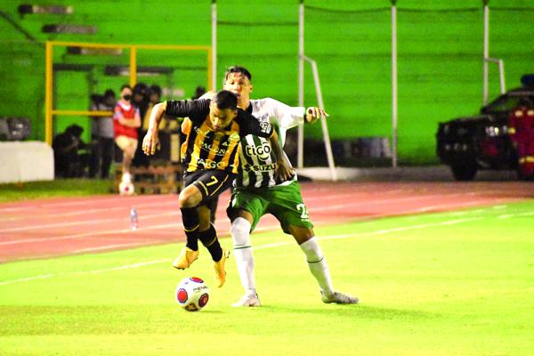 Un Tigre sin control es  goleado en Santa Cruz