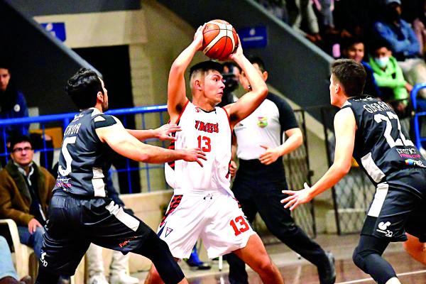 San Simón recupera la cima en la Libobasquet