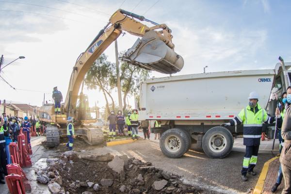 Cambio de colector beneficia a cinco distritos de Cochabamba