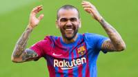 Alves critica la forma en que salió del Barcelona