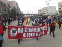 Maestros de El Alto se suman a  la marcha del magisterio paceño