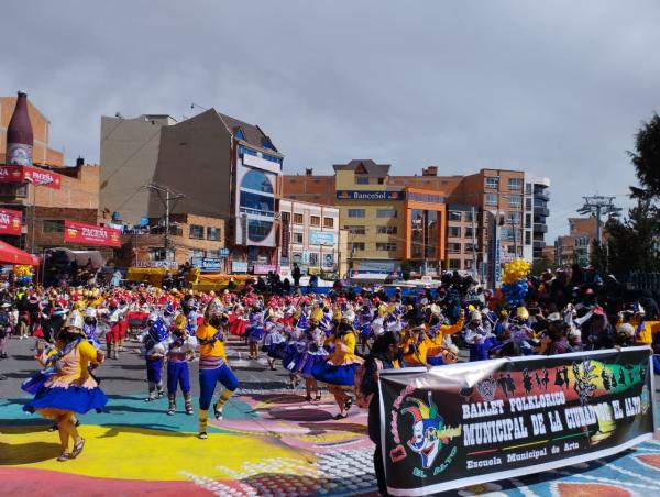 Alegría y devoción en la entrada  de la zona 16 de Julio de El Alto