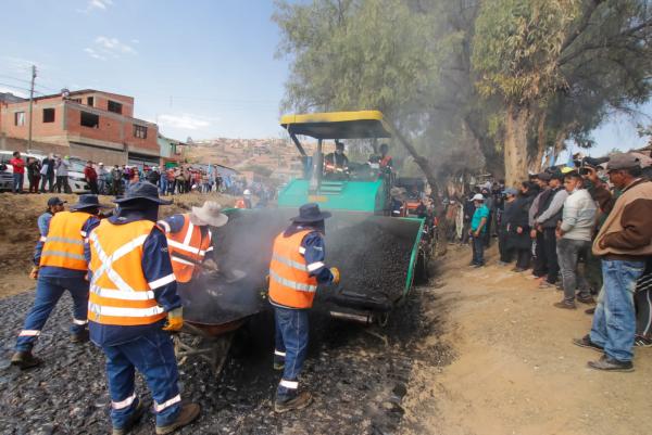 Asfalto flexible beneficia a  zona Sur de Cochabamba