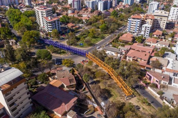 Colocado de pasarela metálica  moderniza la ciclovía Norte