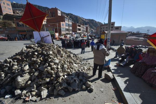 Bloqueo impide depósito de basura  en relleno sanitario de Alpacoma