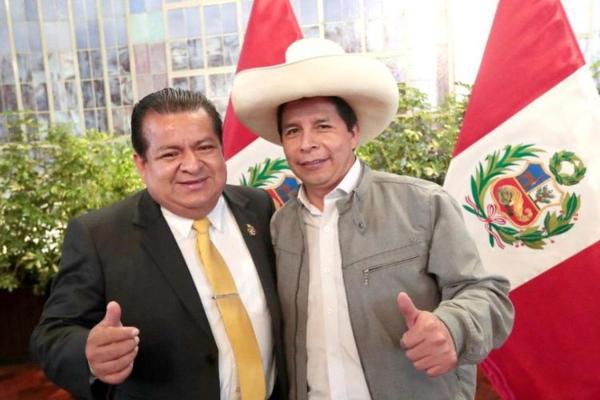 Exasesor de presidente de  Perú se entrega a la Justicia