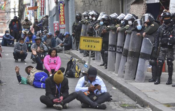 Campesinos de Santa Cruz declaran cuarto intermedio en movilizaciones