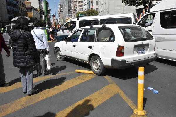 Marchas de protesta en La Paz causan daños a propiedades y ornato público