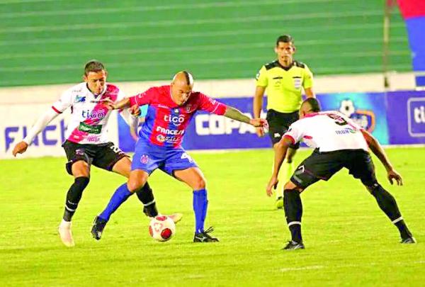 Nacional Potosí amenaza el podio