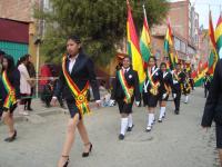 Unidades educativas de El Alto  rindieron homenaje a la Bandera