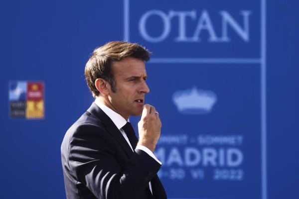 Macron visitará Argelia para  relanzar relaciones bilaterales