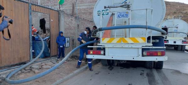 Distribuyen agua potable a familias de 4 distritos