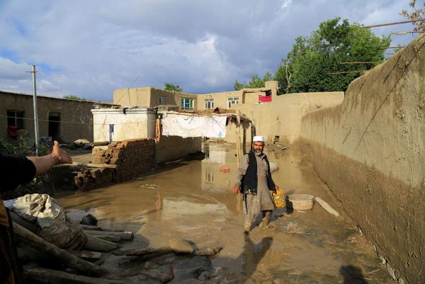 Inundaciones en Afganistán  causan más de 180 fallecidos