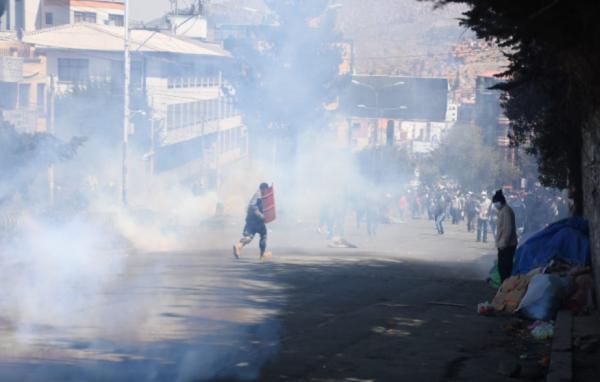 Bloqueo de vías ante indiferencia  del Gobierno en conflicto cocalero