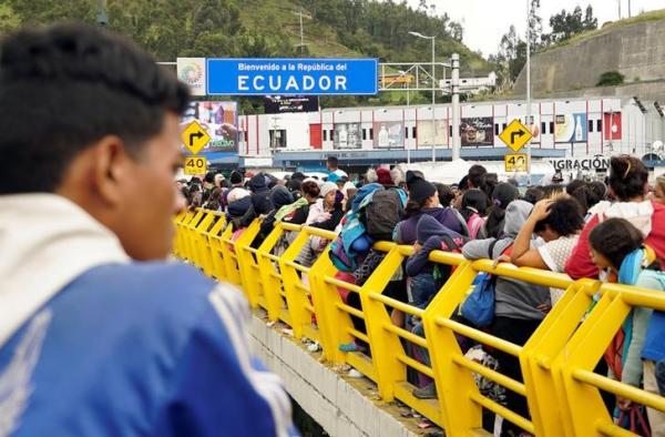 Ecuador inicia regularización  de migrantes venezolanos