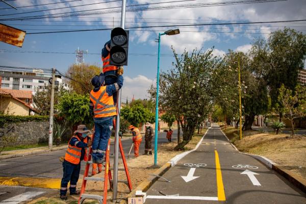 Semáforos pulsadores dan mayor  seguridad en la ciclovía Norte