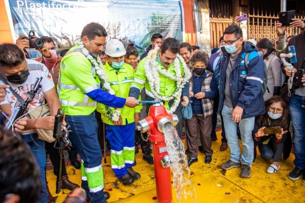 Después de 40 años renuevan red  de agua potable del casco viejo