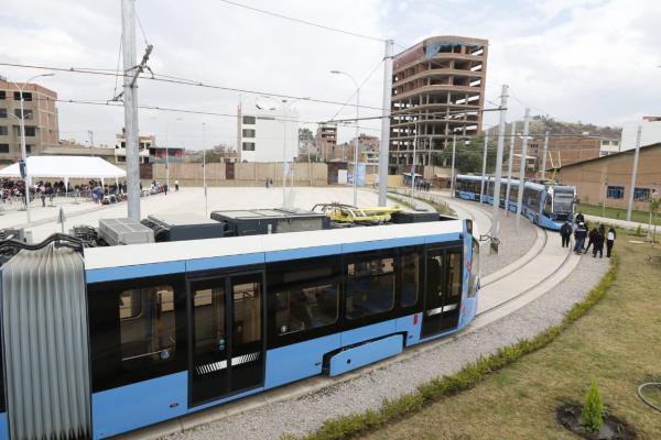 Entró en funcionamiento Tren Metropolitano en Cochabamba