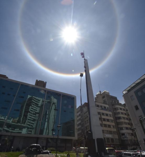 Halo solar en cielo paceño despierta masiva curiosidad