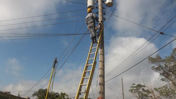 Dos fallecidos y más de 12  horas de apagón total en Cuba