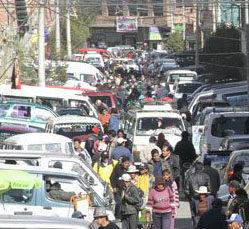 Retiran vehículos   de vía alteña para  facilitar tráfico