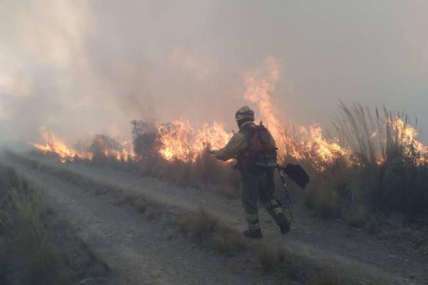 Incendios continúan afectando  zonas de difícil acceso en Pocona