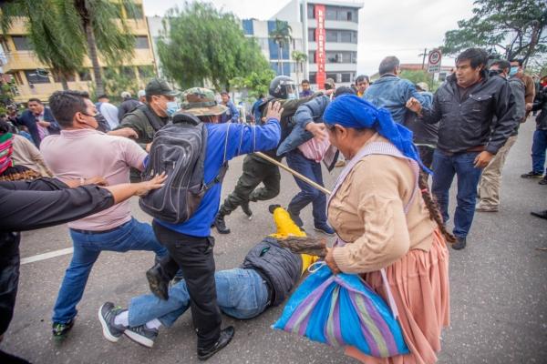 Ambientalistas atacados por comunarios de Buena Vista