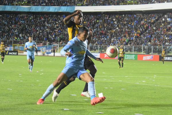 Superclásico finalizó con  lluvia de goles en La Paz